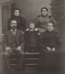 Seated: William Reid (1855-1905), Gertrude (Brewster) Miller (1896-1973), Mary Ann (Cottrell) Headington (1816-1903) Standing: Pearl (Reid) Brewster (1880-1962), Elvira (Headington) Reid (1838-1911). c1898 photo