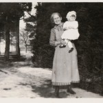 Lizzie (Schinnerer) Scaer (1870-1951, d/o Frederick Schinnerer ) & granddaughter Amy (Schumm) Boenker (1929 photo)