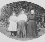 3 Generations: Edna Germann, Rosina (Schumm, w/o Stephen Germann, 1868-1954), Maria Germann Schumm (1847-1915, w/o Frederick Schumm)