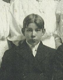 Edward Kuehm confirmation photos, 1907.