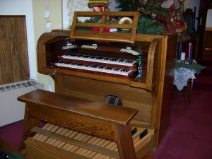 Zion Chatt's Page pipe organ. (2007 photo by Karen)